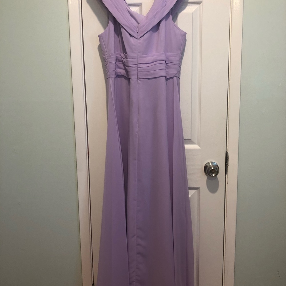 Dresses - Picture 4 of 16